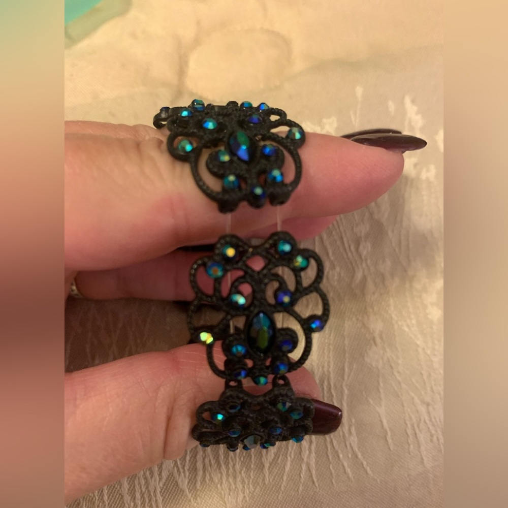 ICING beautiful black tone metal stretch bracelet with blue rhinestones - Picture 2 of 3